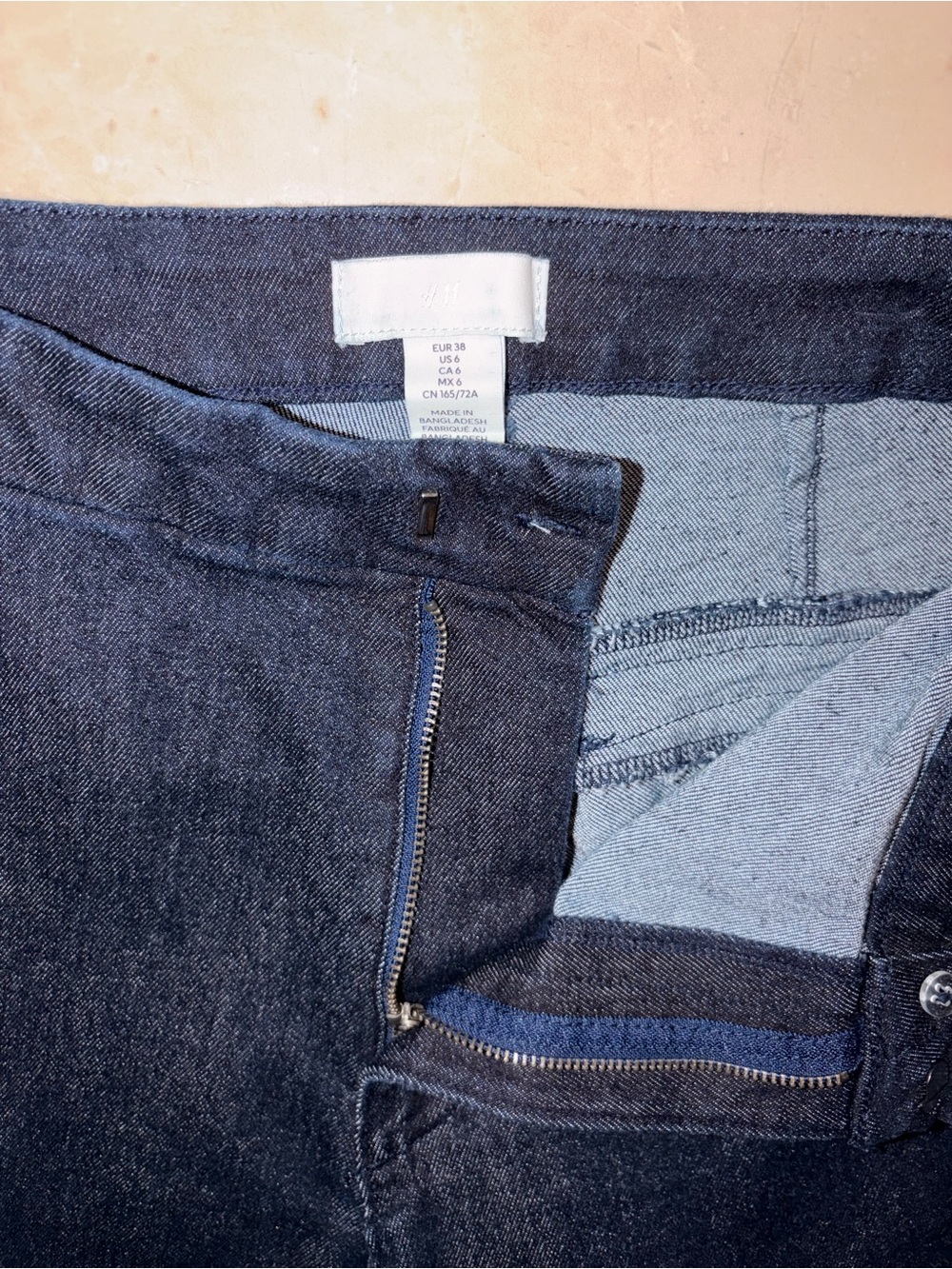 H&M Dark Wash bootcut Jeans Sz 6 - Picture 2 of 5